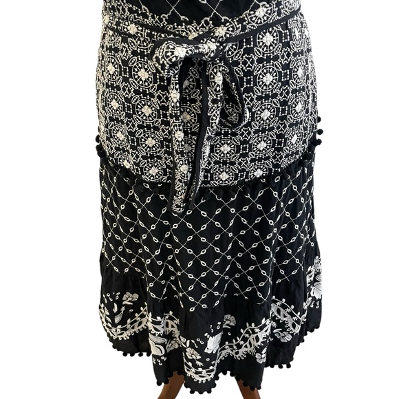 ANTHROPOLOGIE Marisol Off-The-Shoulder Midi Embroidered Dress - Picture 5 of 16